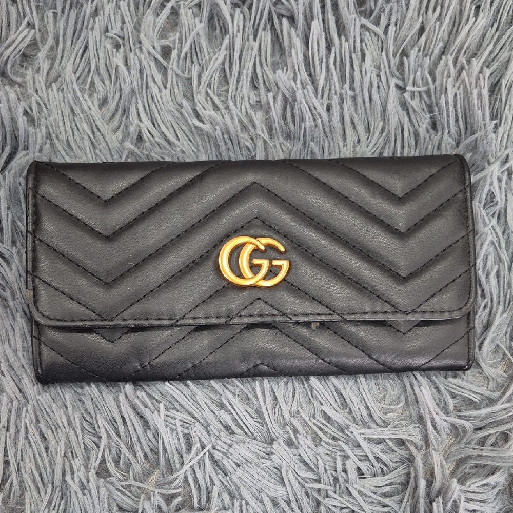 Luxury Black Quilted Wallet with Gold Logo
